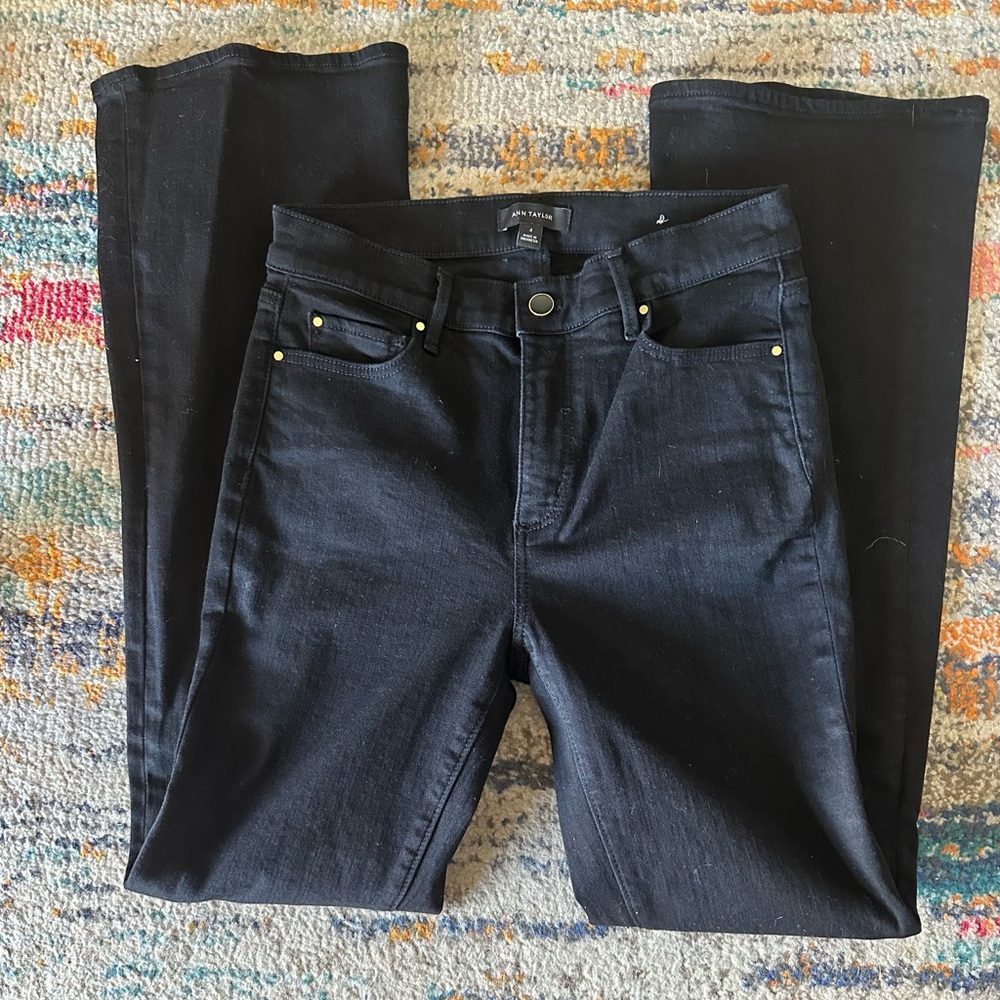 Ann Taylor Women's The Boot Mid rise  Black Rinse Jeans